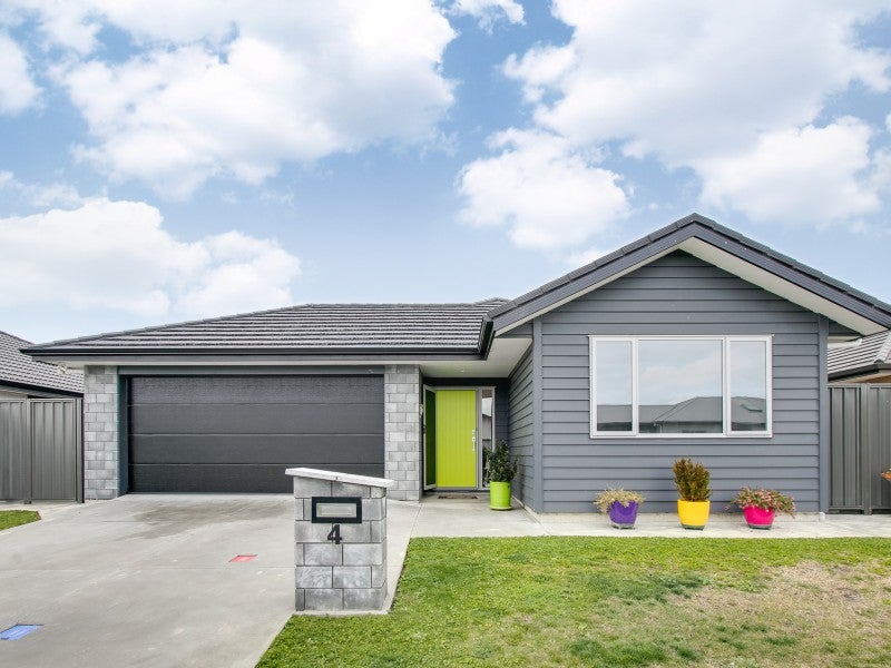 4 Ruakituri Place, Te Awa, Napier - Carousel 1