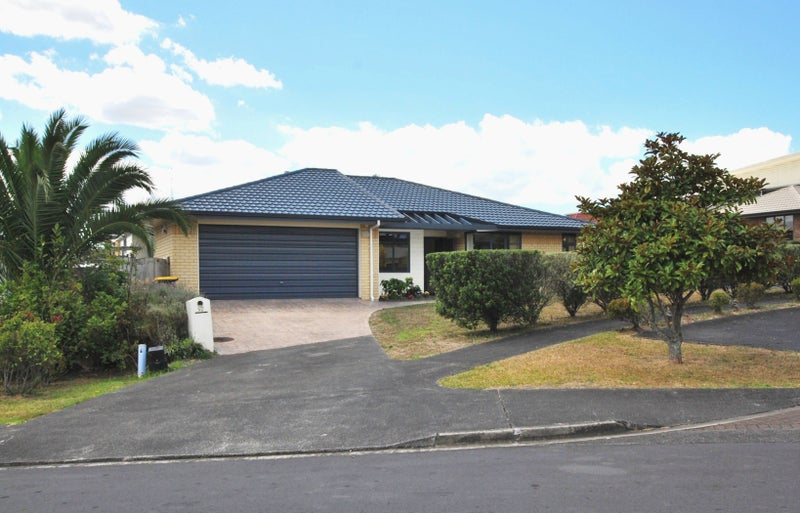 92 Kingdale Road, Henderson, Auckland - Carousel 1