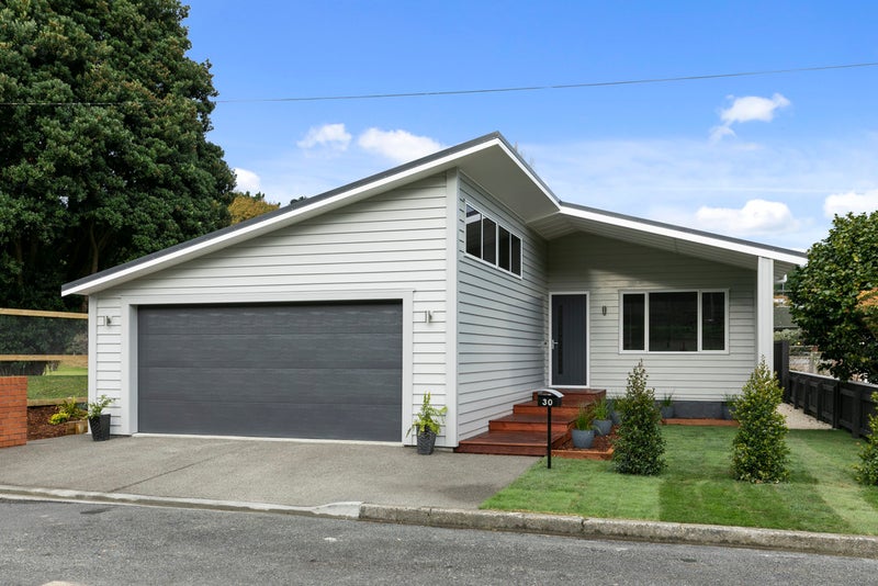 30 Golf Road, Manor Park, Lower Hutt - Carousel 2