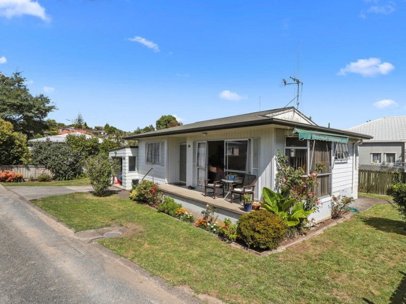 82 Tawa Street, Melville, Hamilton - Carousel 1