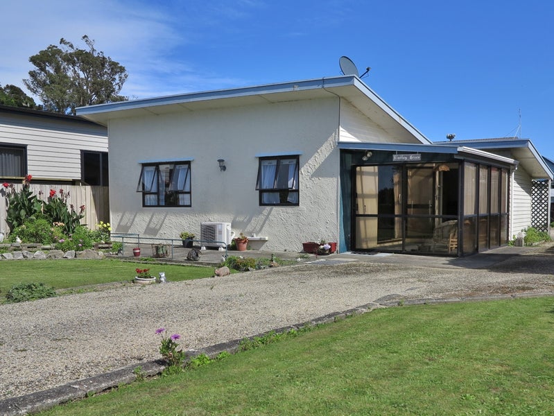 16 Beach Road, Collingwood - Carousel 2