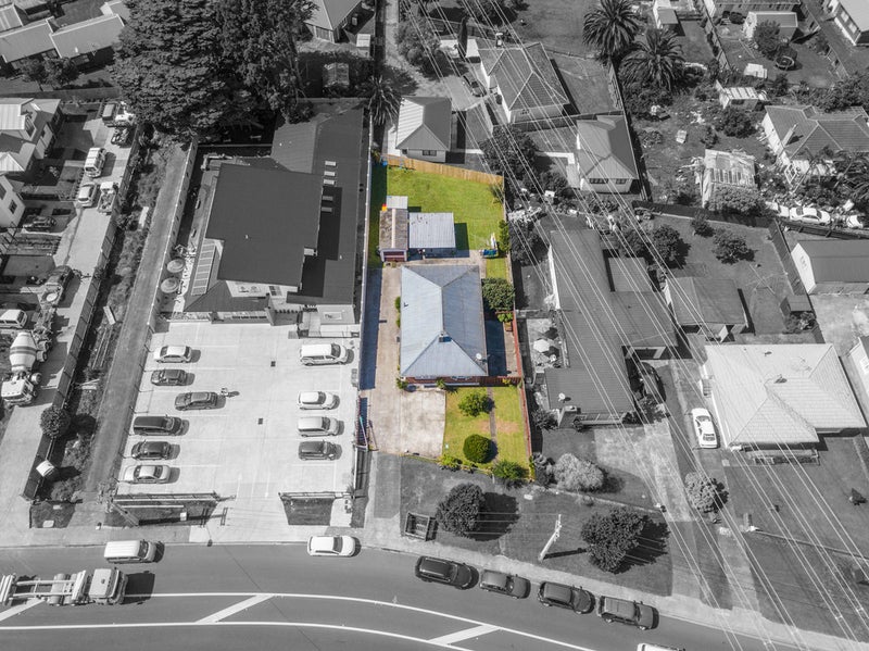 302 Massey Road, Mangere East, Auckland - Carousel 2