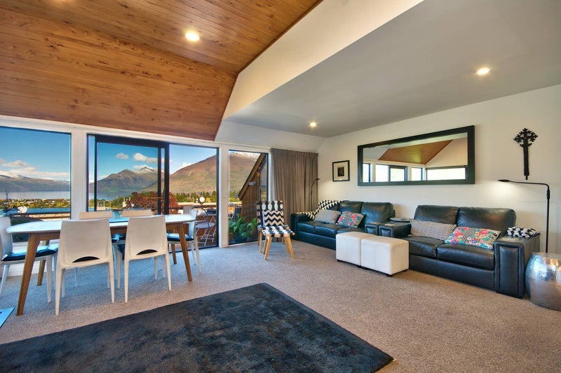 14 Earnslaw Terrace, Queenstown, Queenstown - Carousel 2