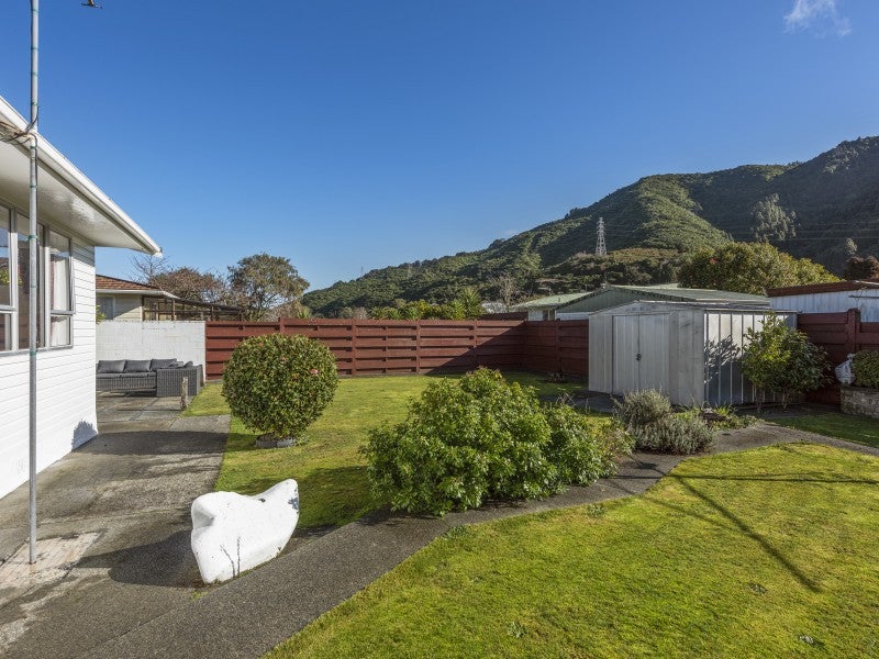 176 California Drive, Totara Park, Upper Hutt - Carousel 16