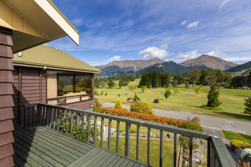 10 Grove Lane, Kelvin Heights, Queenstown - Carousel 1
