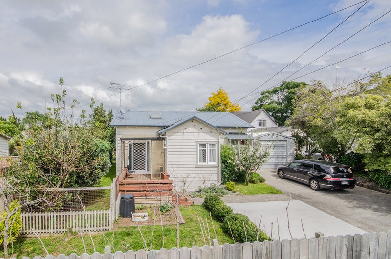 1/8 Waimana Road, Conifer Grove, Takanini - Carousel 1