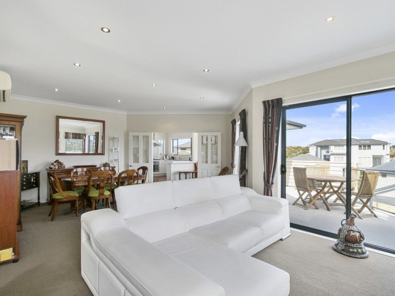 86 Cypress Drive, Maungaraki, Lower Hutt - Carousel 2