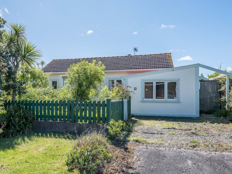 19 Rauparaha Street, Waikanae Beach, Waikanae - Carousel 2