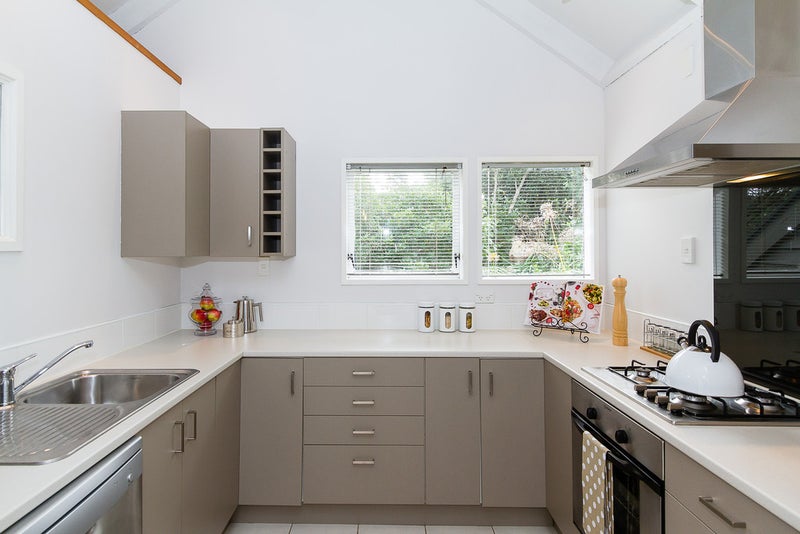 23 Laburnum Grove, Maungaraki, Lower Hutt - Carousel 2