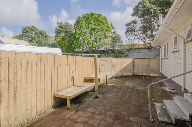 76A Godley Road, Green Bay, Auckland - Carousel 13