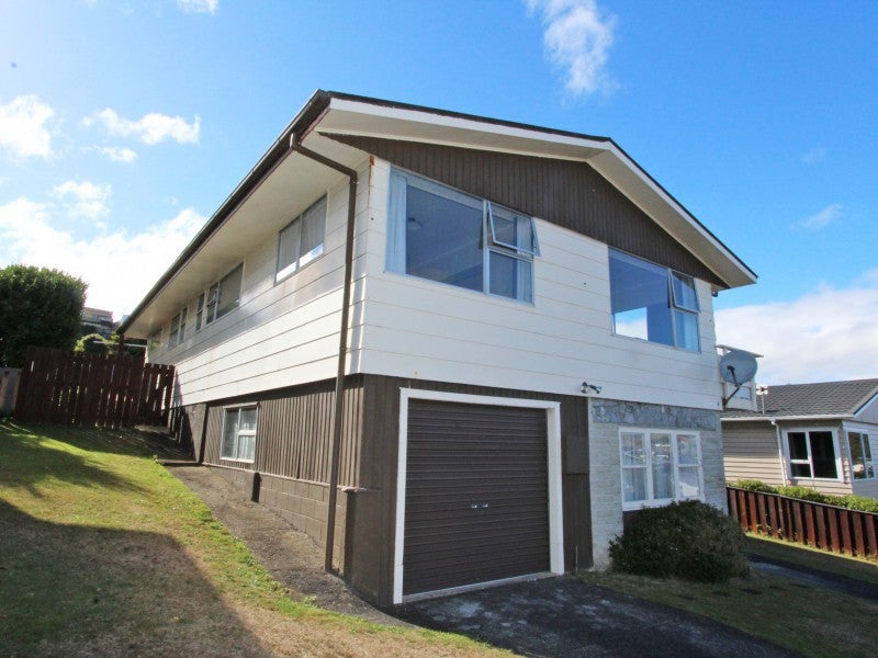 4 Eskdale Road, Papakowhai, Porirua - Carousel 1