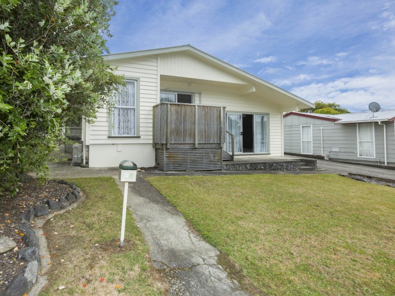 68 Field Street, Silverstream, Upper Hutt - Carousel 2