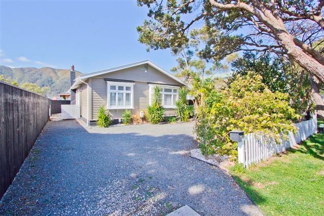 36 Cambridge Terrace, Waiwhetu, Lower Hutt - Carousel 1