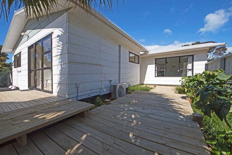 21 Sea View Road, Ostend, Waiheke Island - Carousel 2