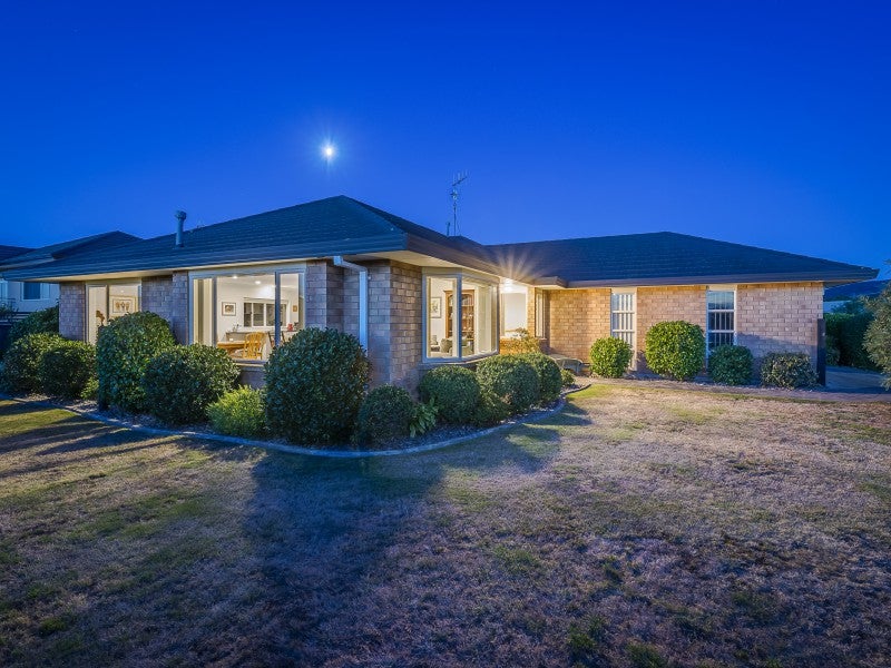 38 Realm Drive, Paraparaumu - Carousel 1