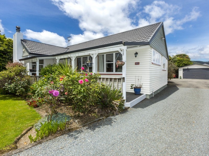 29 Tennyson Street, Trentham, Upper Hutt - Carousel 1