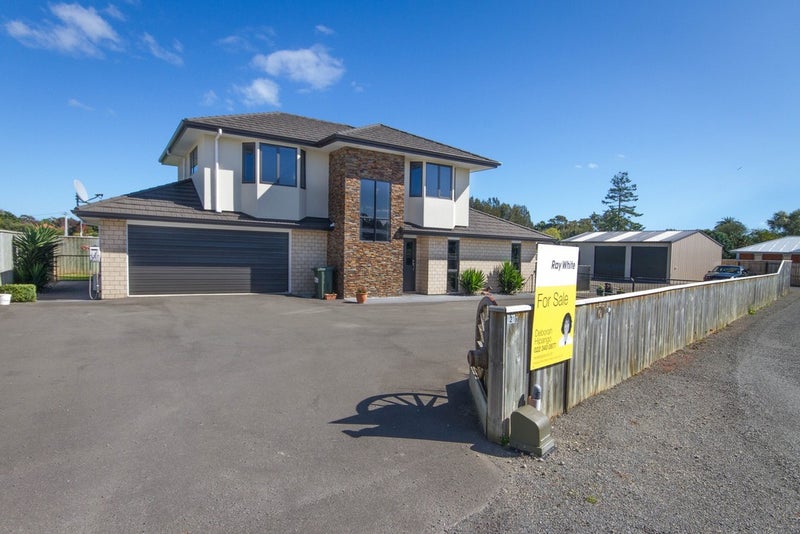 121B Somerset Road, Westmere, Whanganui - Carousel 1