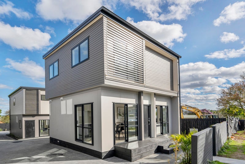 8E Edgar Pearce Place, Howick, Auckland - Carousel 2