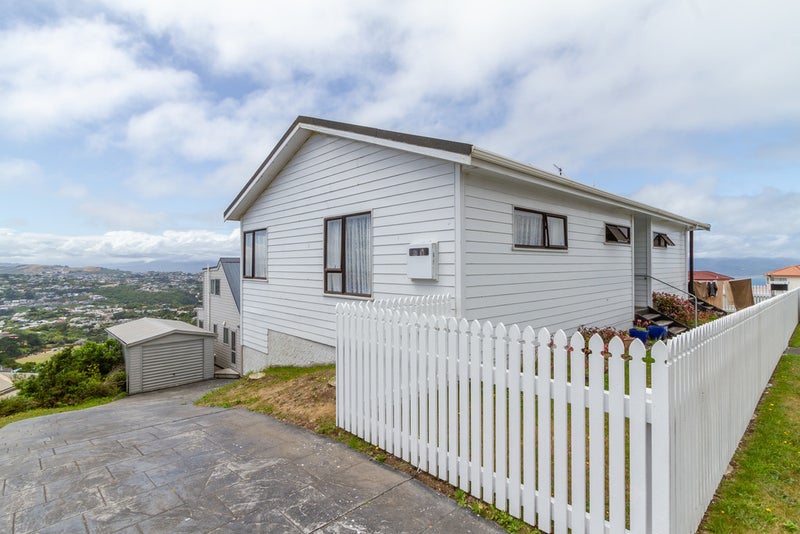 6 Jaunpur Crescent, Broadmeadows, Wellington - Carousel 1