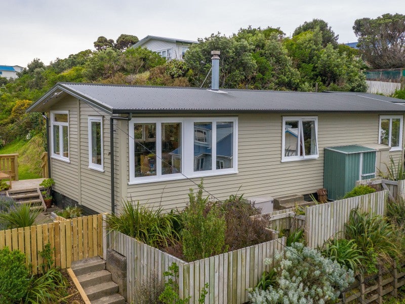 99 Houghton Bay Road, Houghton Bay, Wellington - Carousel 1