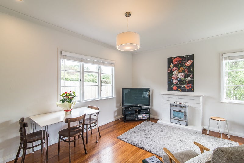 18 Kaihuia Street, Northland, Wellington - Carousel 2