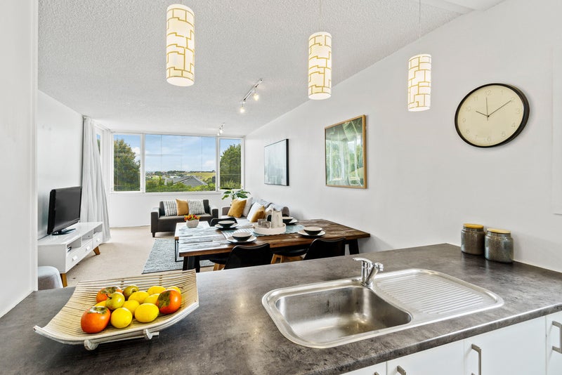 2/76 Coates Avenue, Orakei, Auckland - Carousel 2