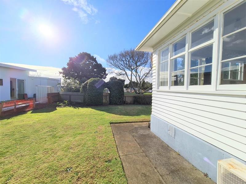 9D Paynters Avenue, Strandon, New Plymouth - Carousel 18