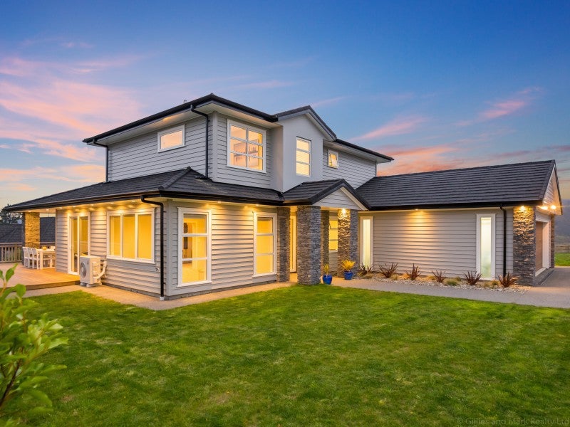 39 Mount Marua Way, Timberlea, Upper Hutt - Carousel 2