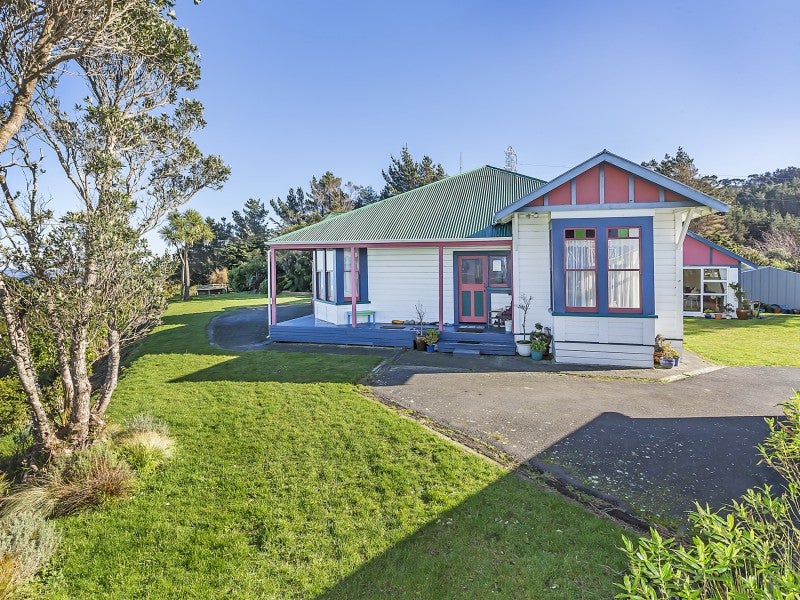 83 Sweetacres Drive, Belmont, Lower Hutt - Carousel 2