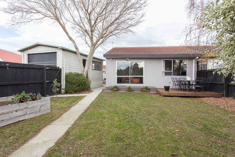 6A Hersham Place, Bromley, Christchurch - Carousel 1