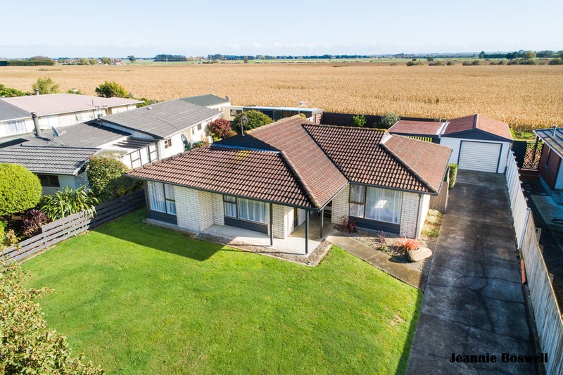 19 Meadowbrook Drive, Cloverlea, Palmerston North - Carousel 2