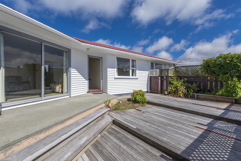 34A Kenmore Street, Newlands, Wellington - Carousel 18