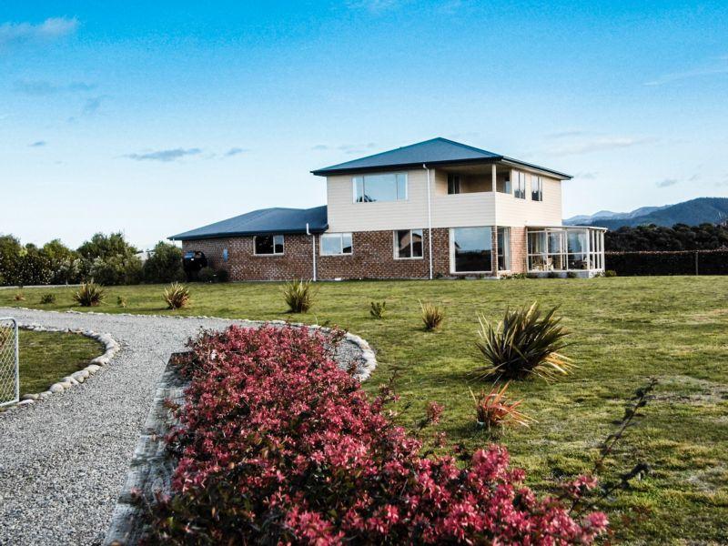 16 Edgewater Place, Rarangi - Carousel 1