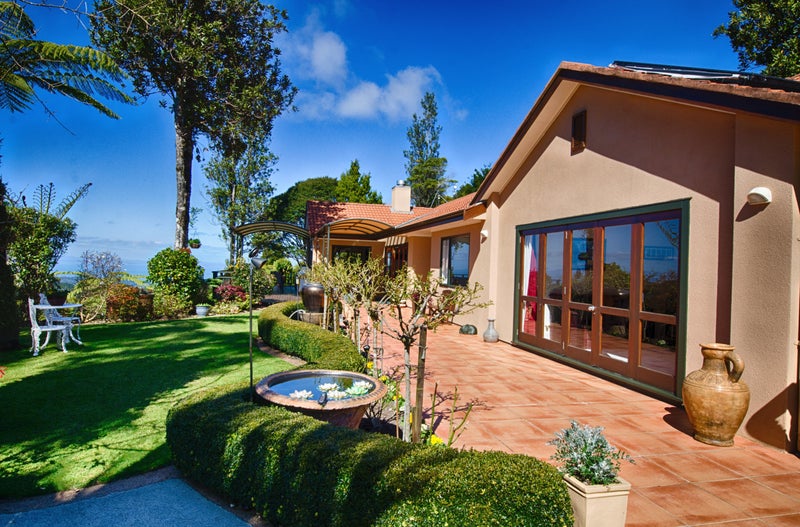 424A Scenic Drive, Waiatarua, Auckland - Carousel 2