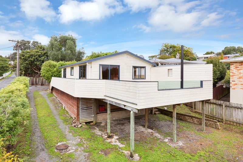 3 Clotworthy Crescent, Onerahi, Whangarei - Carousel 1