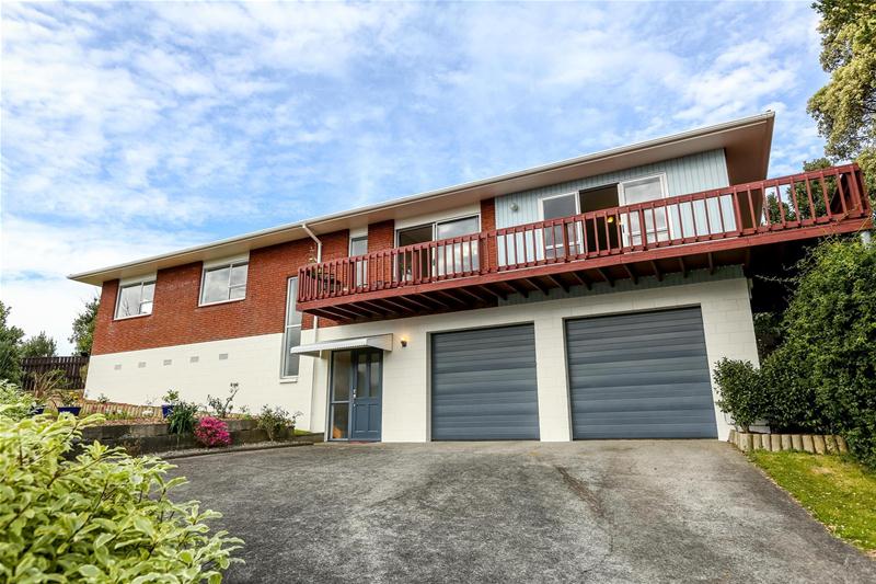 12 Bronte Place, Whalers Gate, New Plymouth - Carousel 1