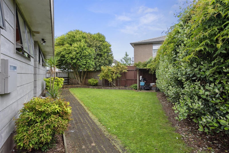 10 Cameron Road, Hamilton East, Hamilton - Carousel 2