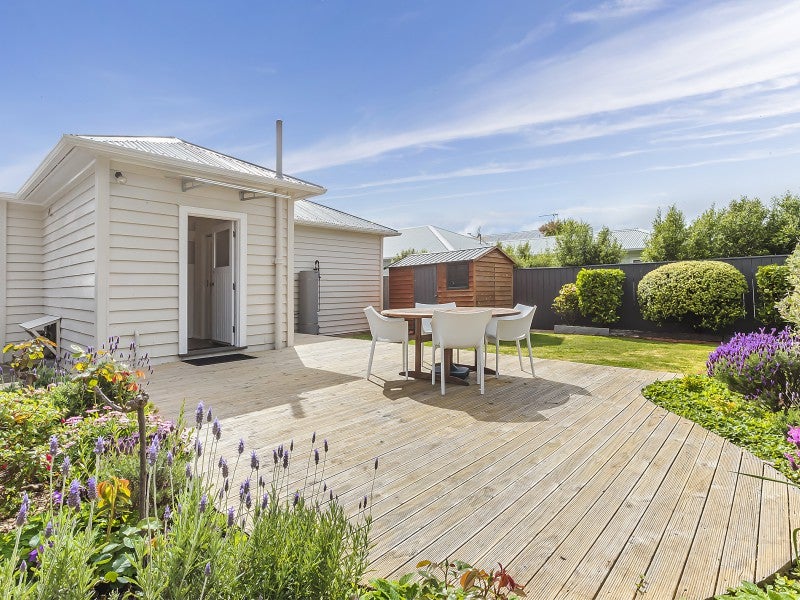 22 Resolution Street, Lyall Bay, Wellington - Carousel 1