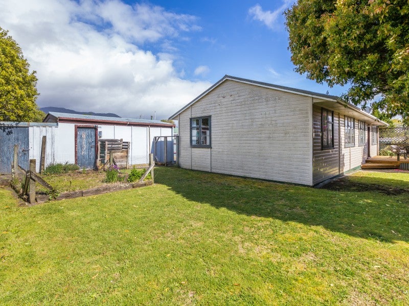 3 Runuku Grove, Turangi - Carousel 18