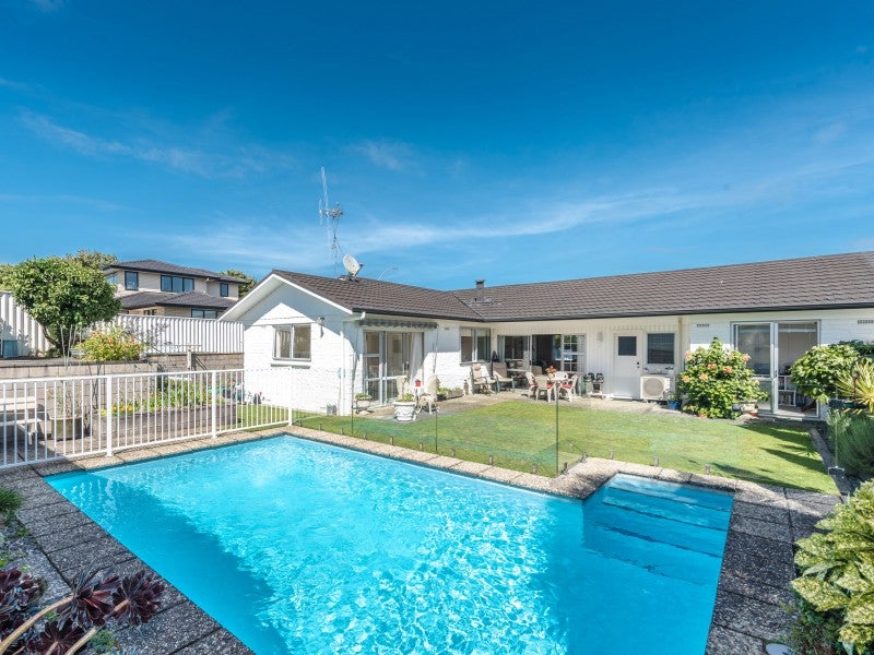 98 Beerescourt Road, Beerescourt, Hamilton - Carousel 2