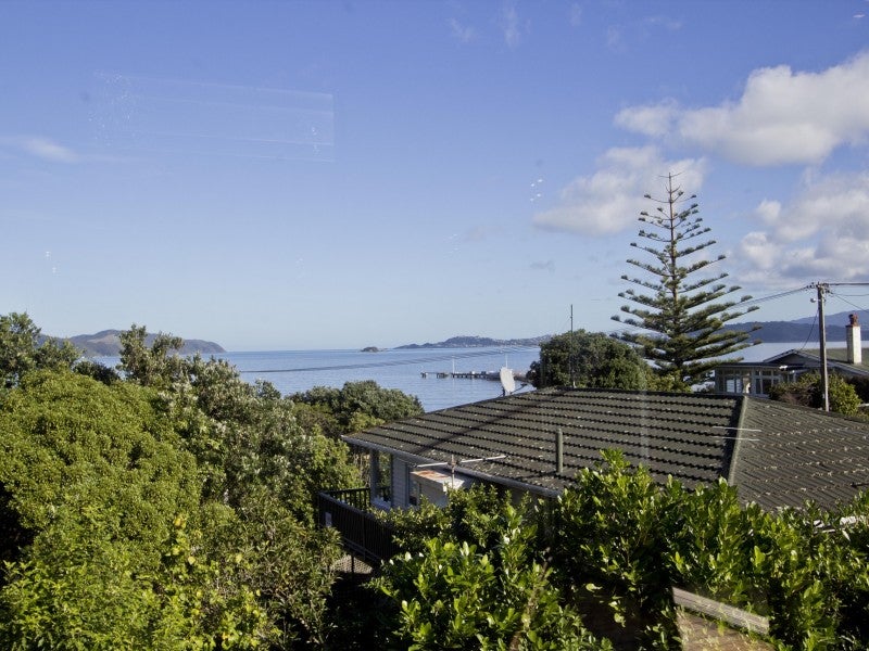 8 Howard Road, Point Howard, Lower Hutt - Carousel 20