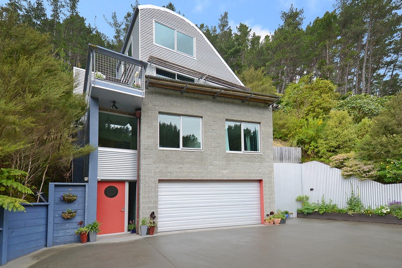 157 Pinehaven Road, Pinehaven, Upper Hutt - Carousel 1