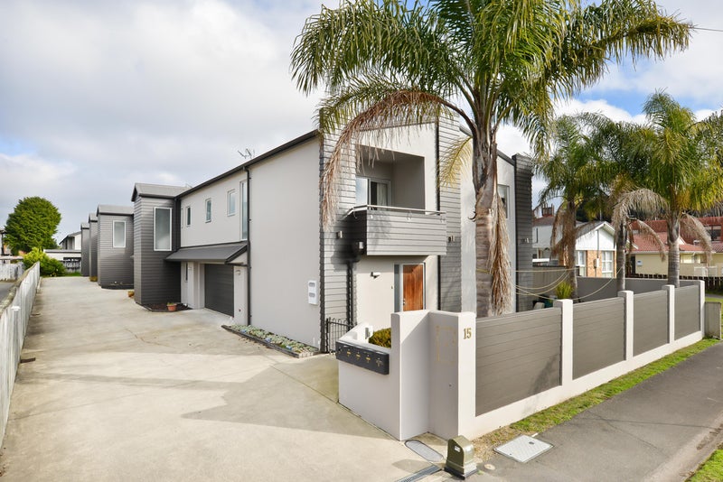 15D Charlemont Street, Whitiora, Hamilton - Carousel 1