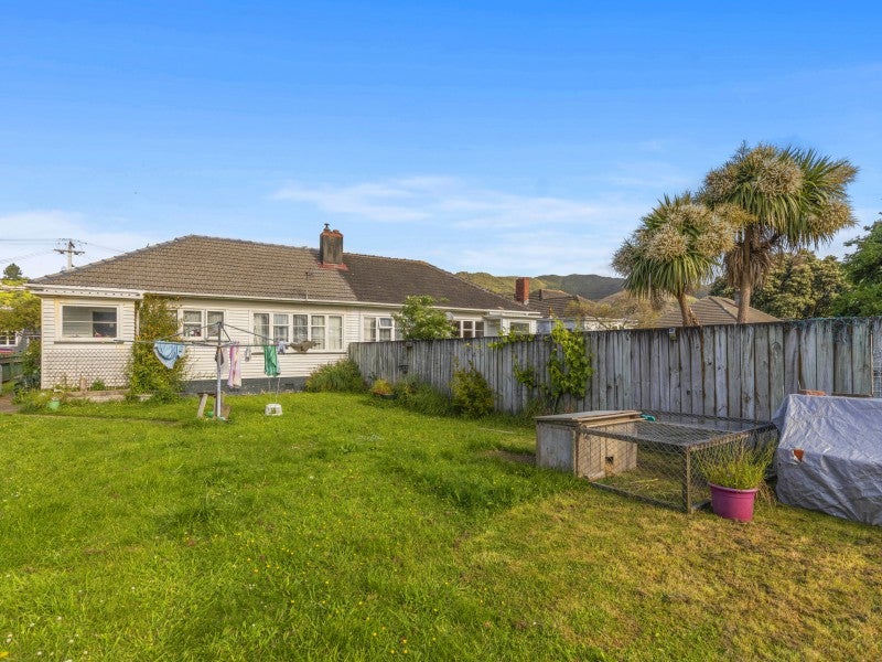 2/7 Purser Grove, Fairfield, Lower Hutt - Carousel 7