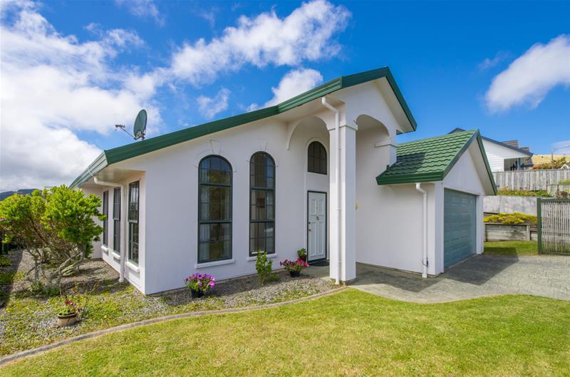 16 Kentwood Drive, Woodridge, Wellington - Carousel 1