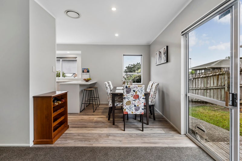 2/39 Witheford Drive, Bayview, Auckland - Carousel 18