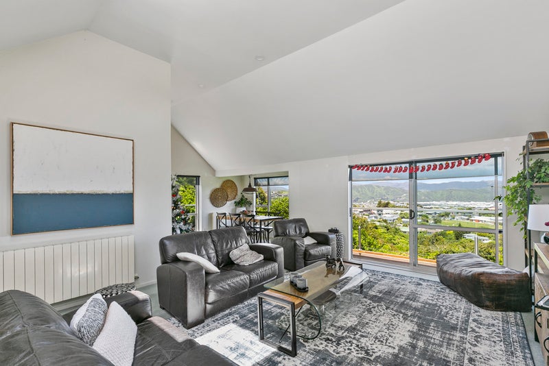 20 Camellia Terrace, Maungaraki, Lower Hutt - Carousel 2