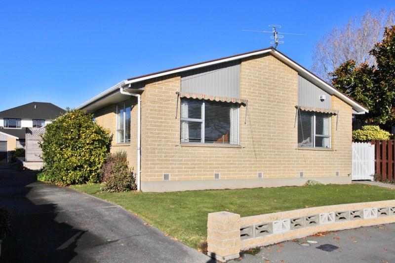 1/5 Archdall Place, Avonhead, Christchurch - Carousel 1
