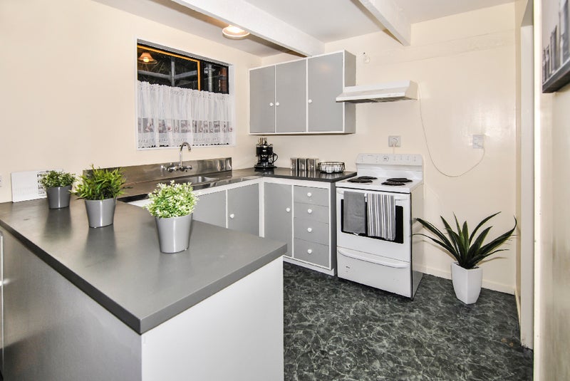 71 Stewart Drive, Newlands, Wellington - Carousel 2