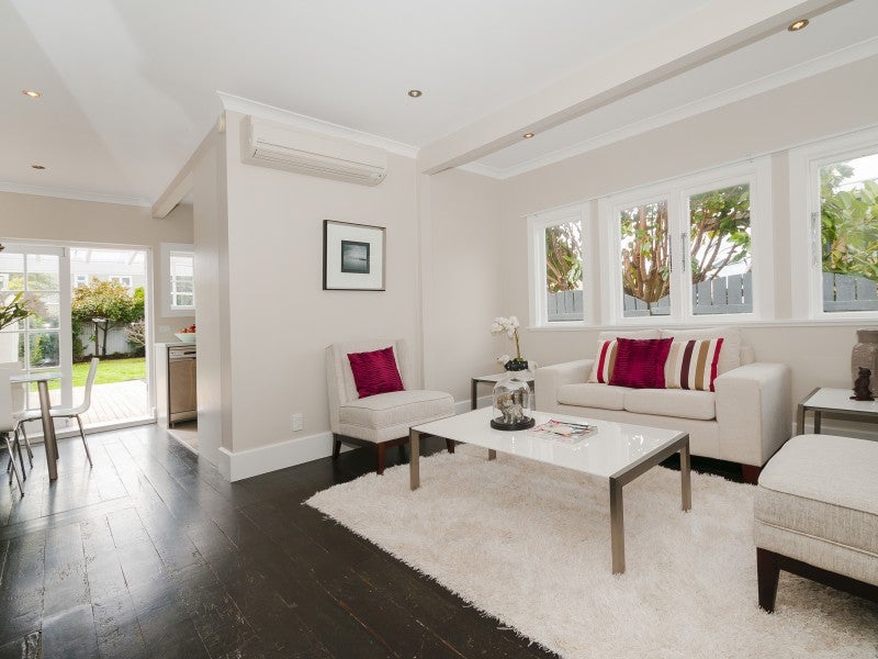 59 Riddlers Crescent, Petone, Lower Hutt - Carousel 1